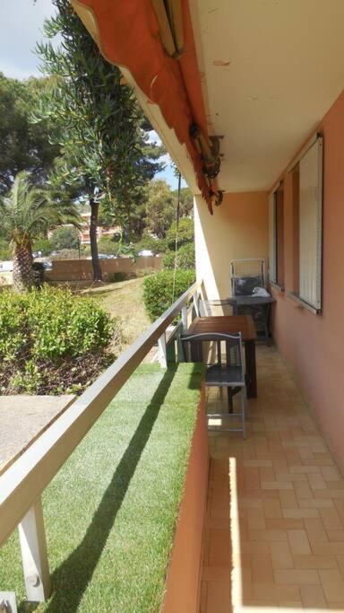 Agreable T3, Bormes Les Mimosas Apartment Exterior foto