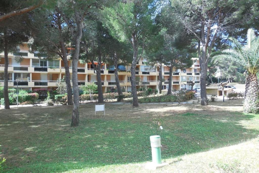 Agreable T3, Bormes Les Mimosas Apartment Exterior foto
